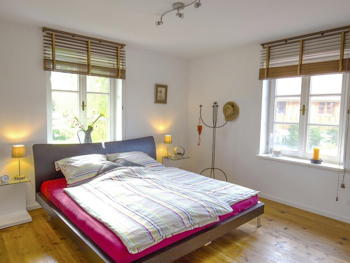 5 Sterne Fewo Mit Garten Und Bergblick In Chiemsee-Naehe Ubersee Exterior photo